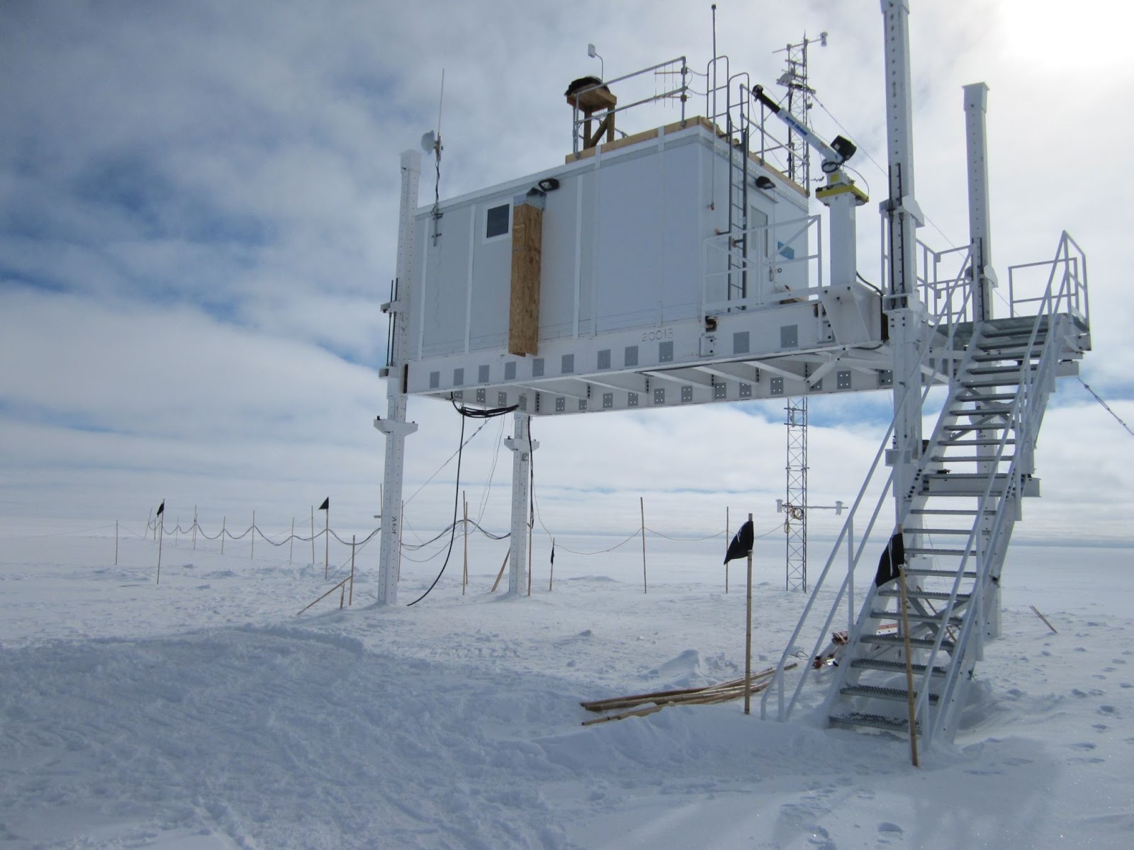 Image for GML is replacing the surface ozone instrument in Summit, Greenland